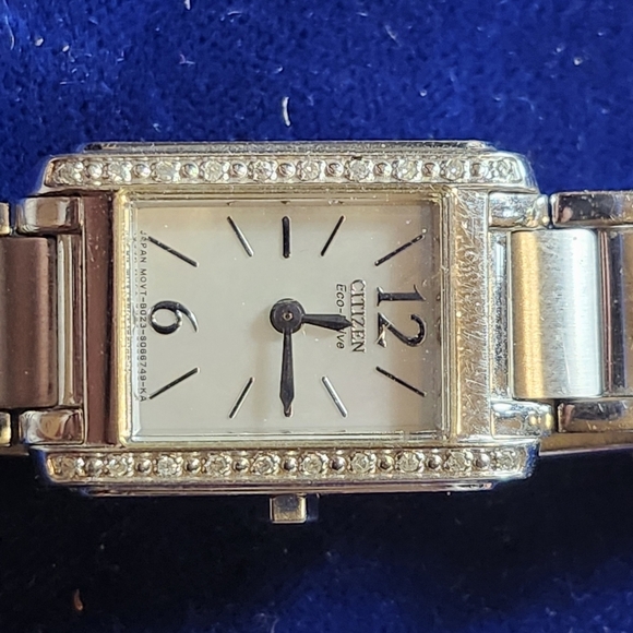 Vintage Y2K Womens Citizen Eco-Drive Tank Watch with simulated diamond bezel - Picture 4 of 8
